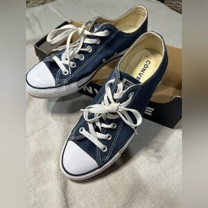 Converse Chuck Taylor All Star, Navy, Size 10 / 8.